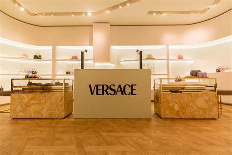 versace roma indirizzo|versace site official.